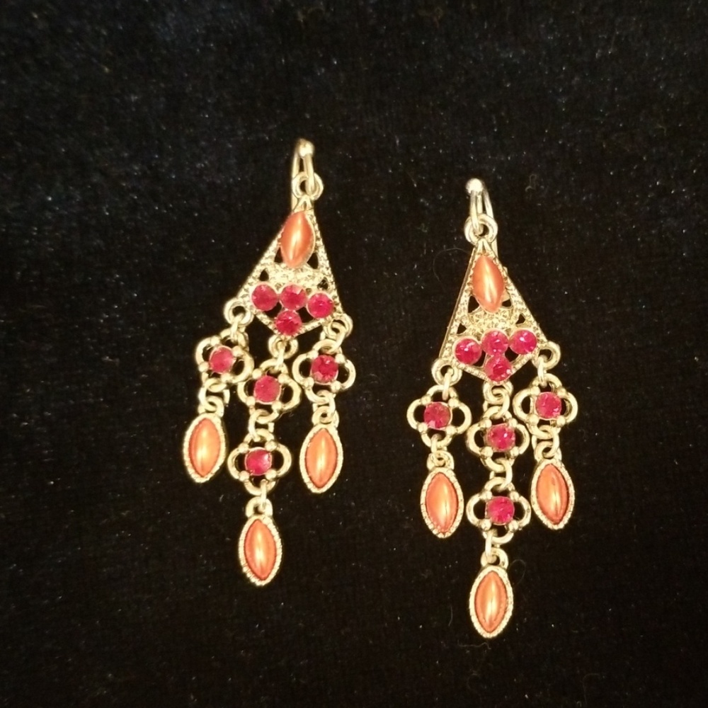 Chandelier earrings - Picture 2 of 5